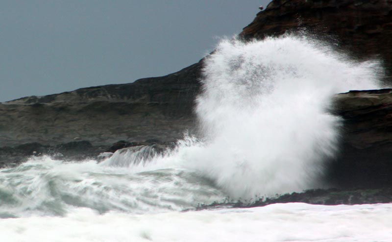 Heavy Wave Action for Oregon Saturday: S. Coast Up to 25 Ft., Hazard Advisory