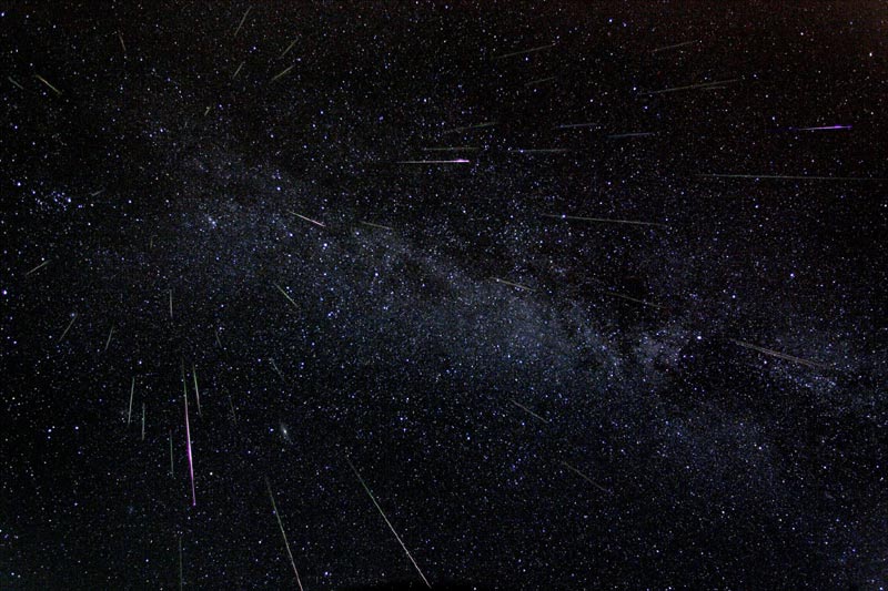 Two Meteor Showers Overlapping Above Oregon / Washington Coast, Another Peak Coming