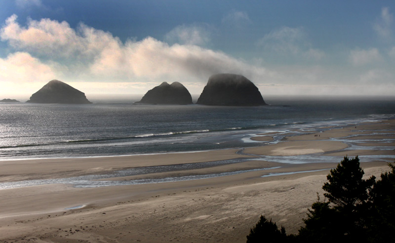 The Remarkable Transformations of Oceanside: N Oregon Coast Seasonal Wonders