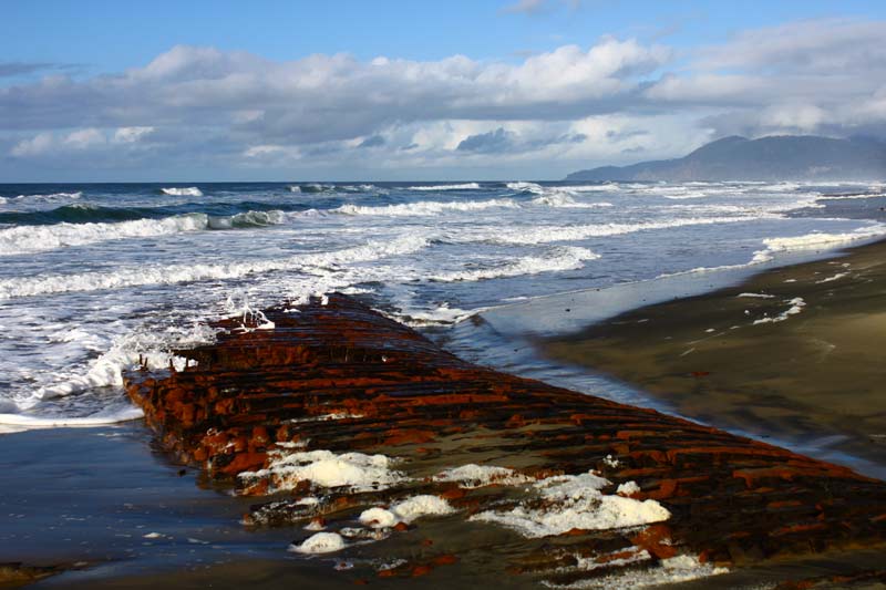 Secret Oregon Coast Shipwreck Shows Up after 35-Year Absence
